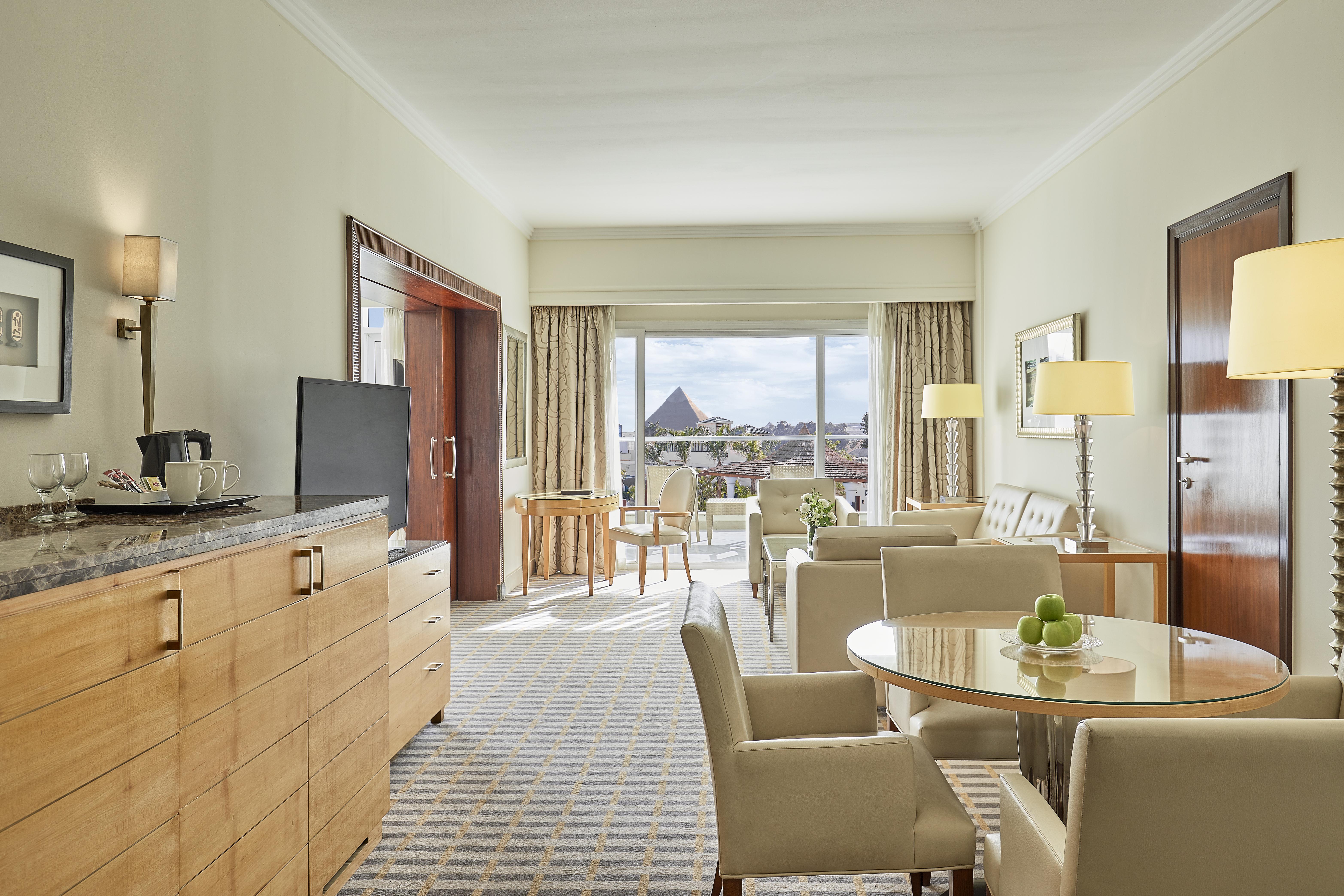 Steigenberger Pyramids Cairo Hotel Al Kawm al Akhdar Ngoại thất bức ảnh Suite at the Grand Hyatt Cairo